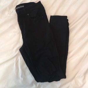 Distressed Black High-Rise Jegging